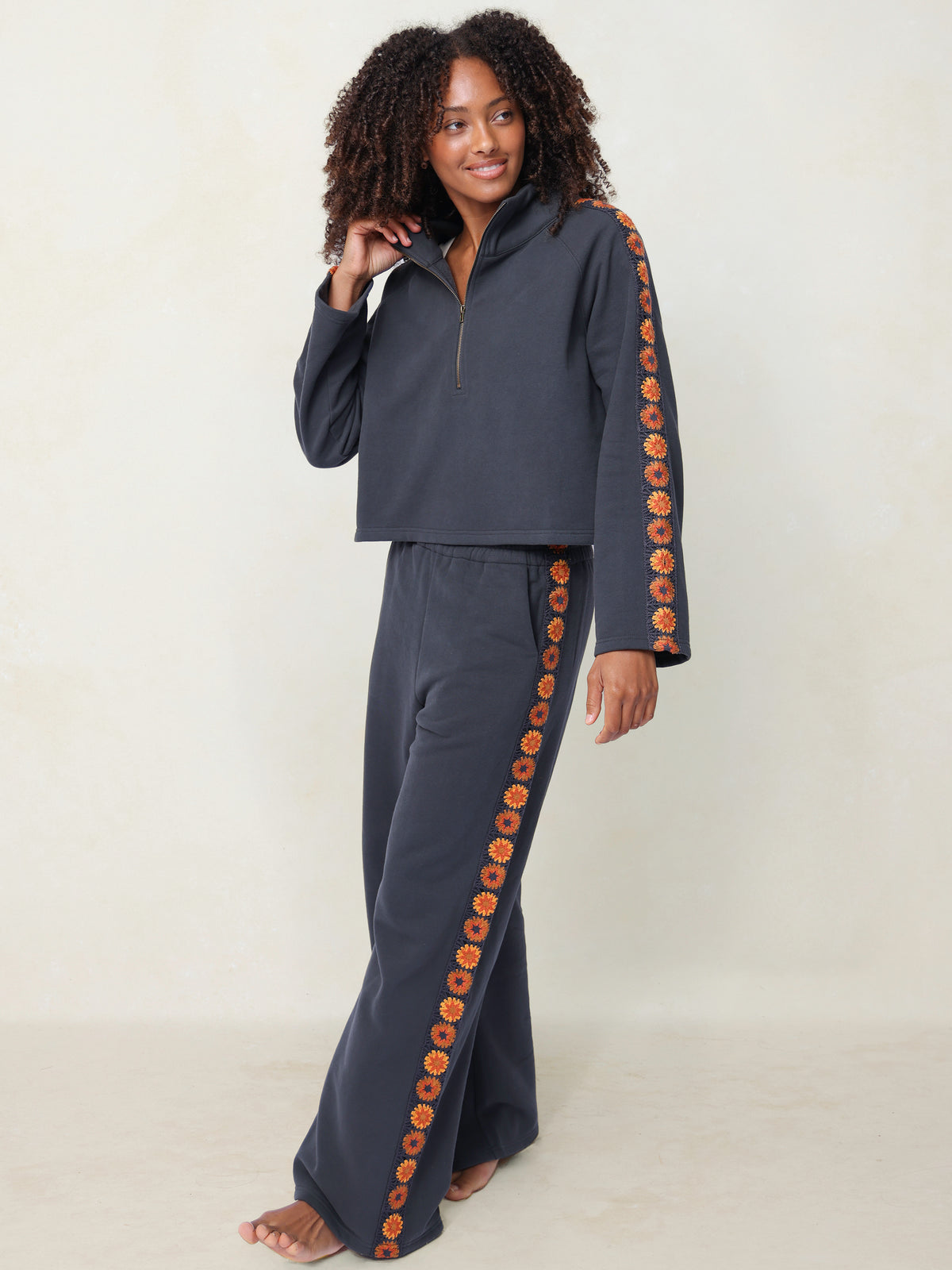 Lyvie Trim Sweatshirt - Charcoal – Natural Life