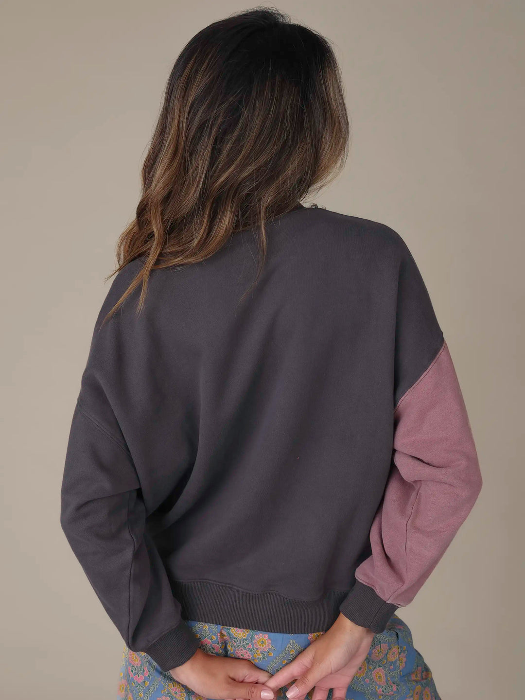 Marlowe Sweatshirt - Charcoal Daisy