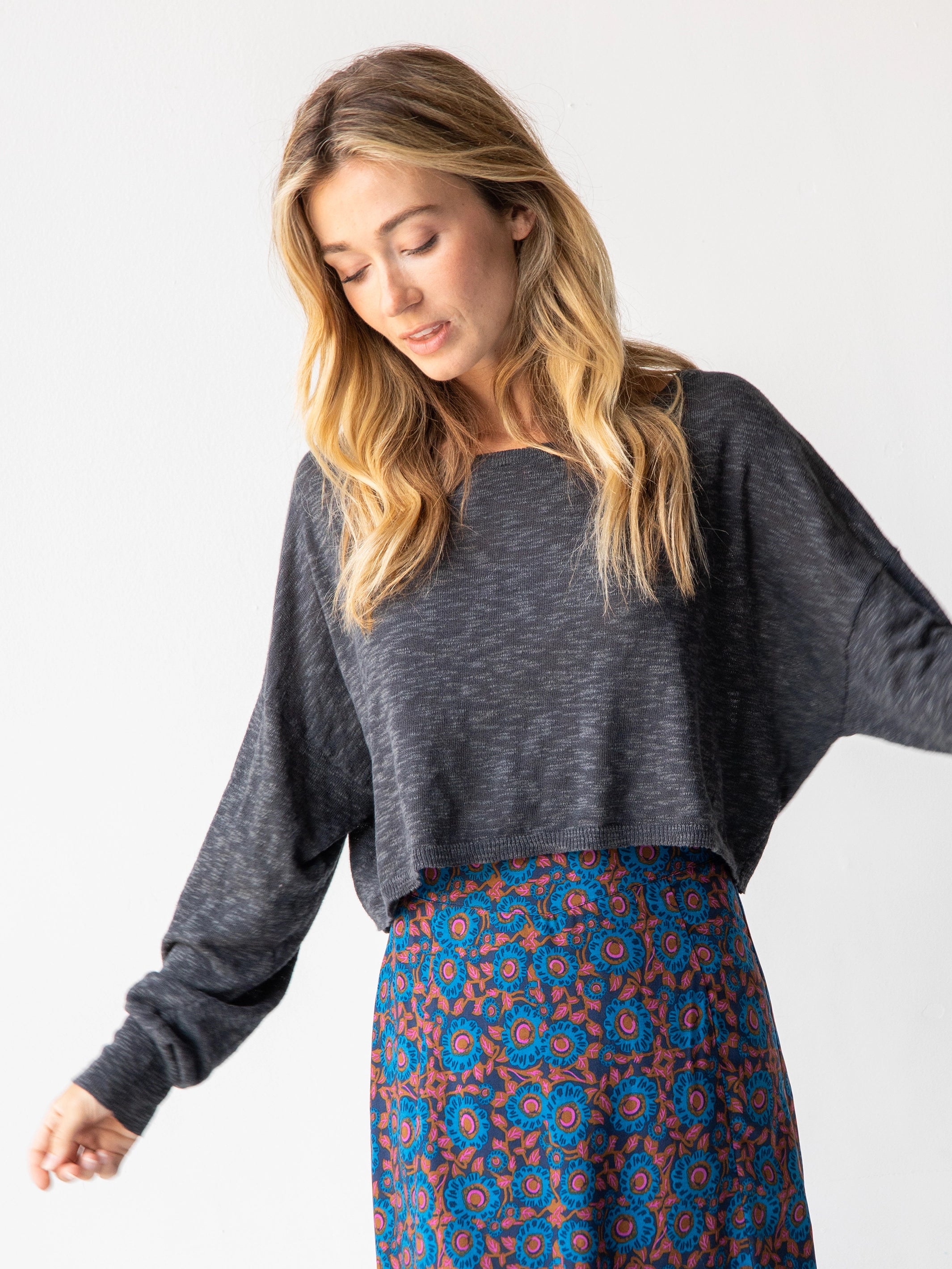 Ellie Cropped Pullover - Charcoal – Natural Life