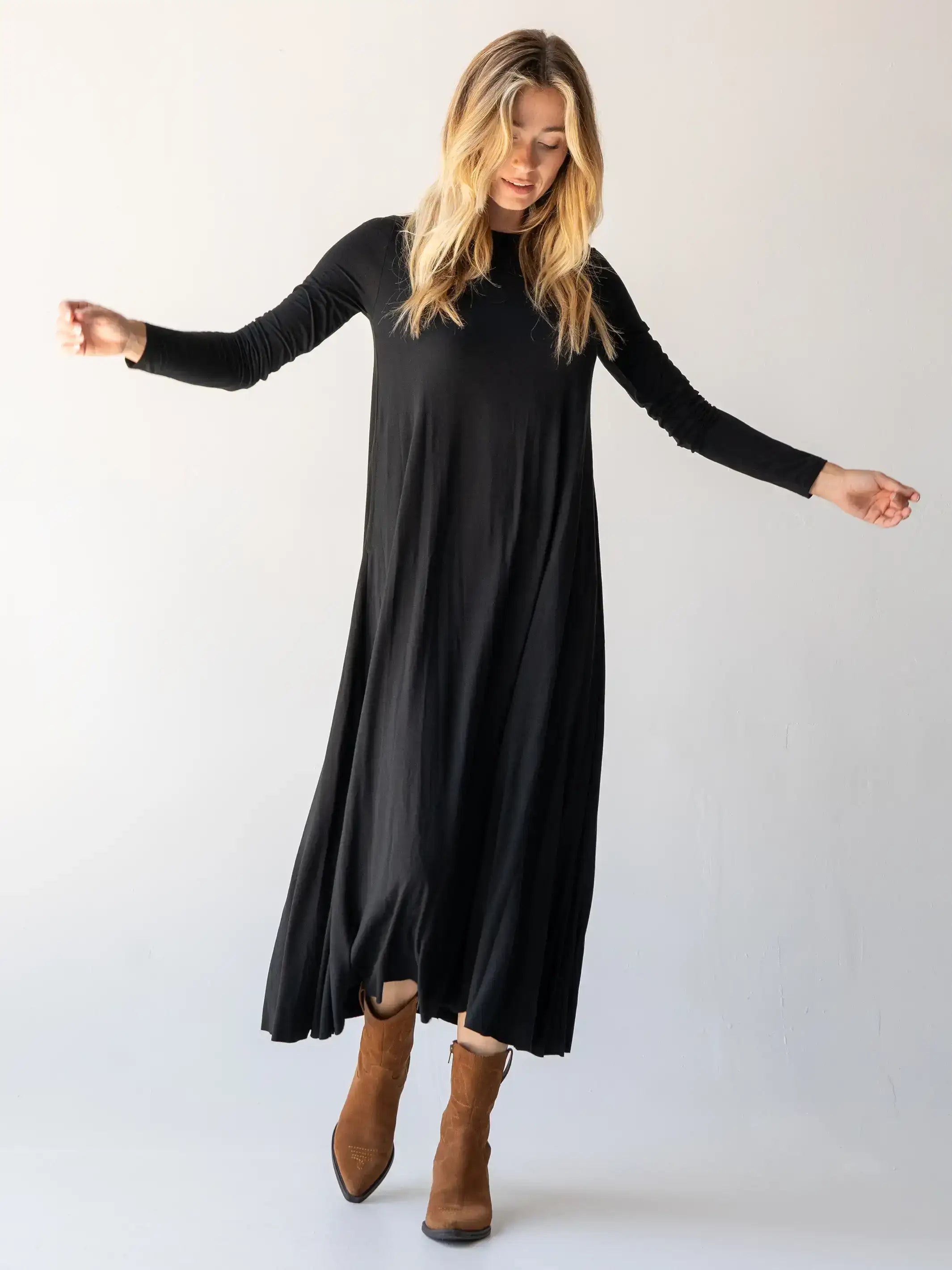 Natural Life Stevie Knit Maxi Dress - Black M Natural Life Stevie Knit Maxi Dress - Black M