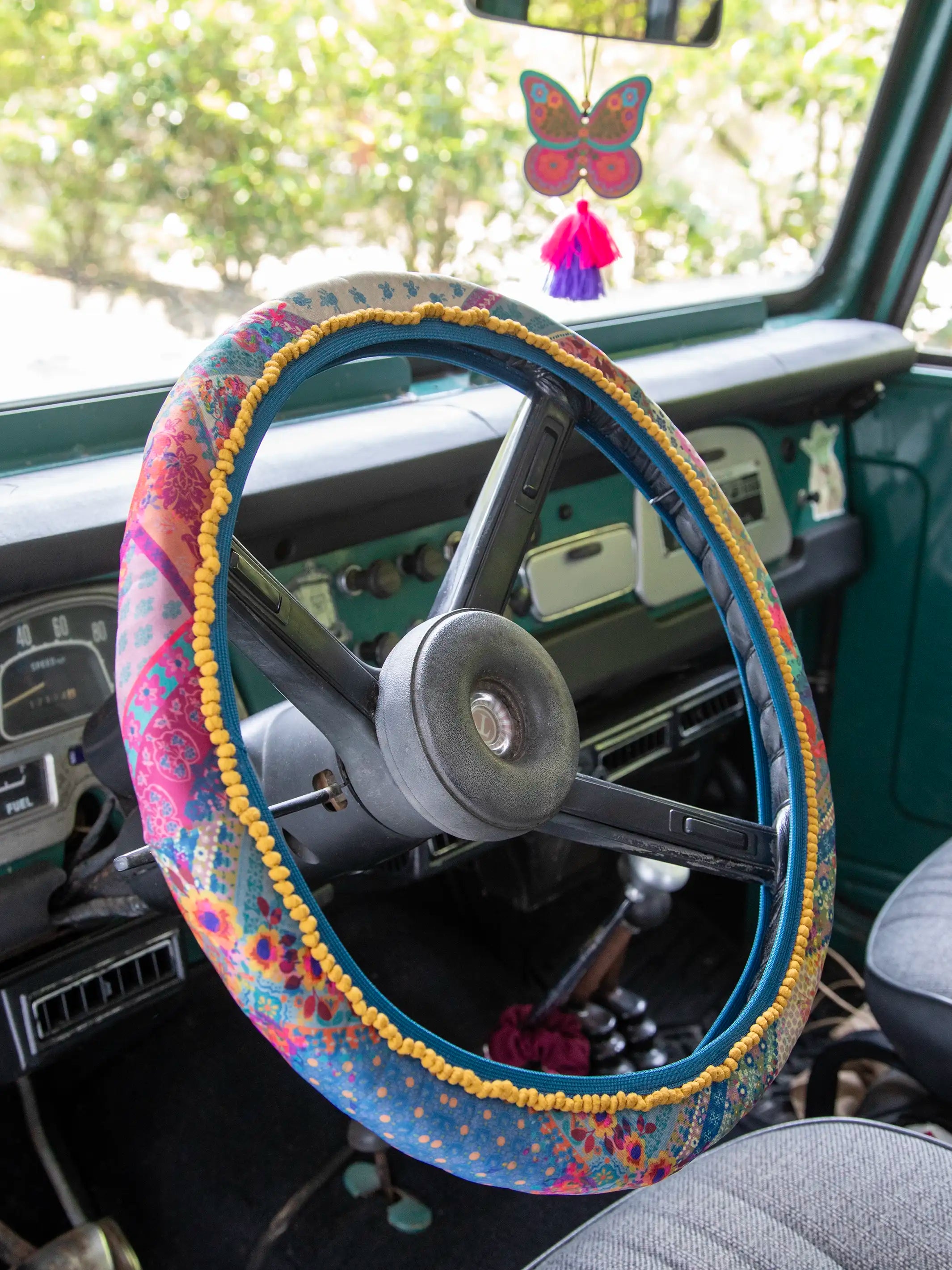 What Stores Carry the Natural Life Fringe Steering Wheel Covers: Top Picks