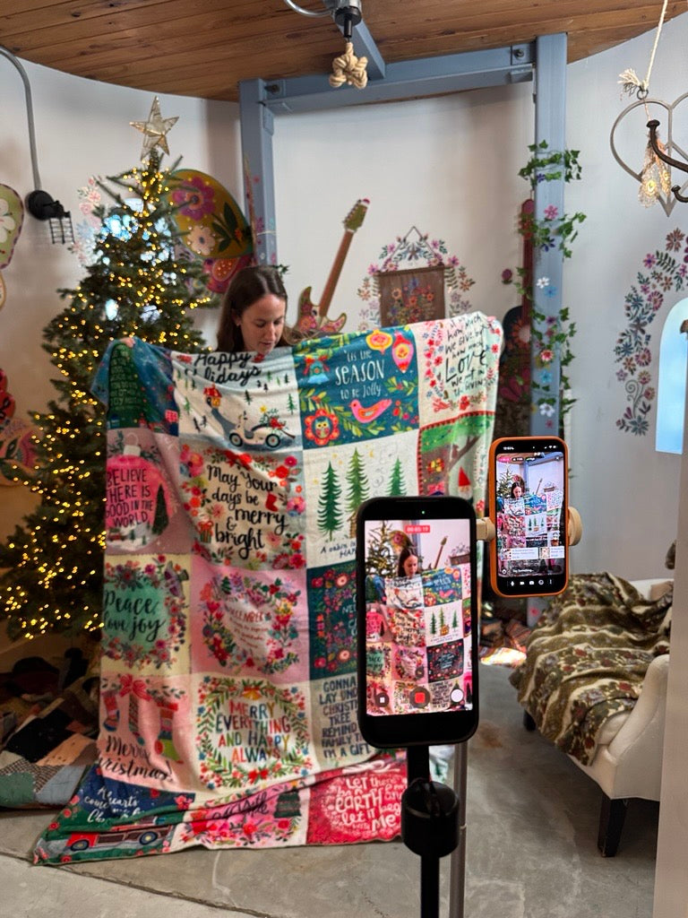 Mimi Utility Tote - Eggplant Floral – Natural Life