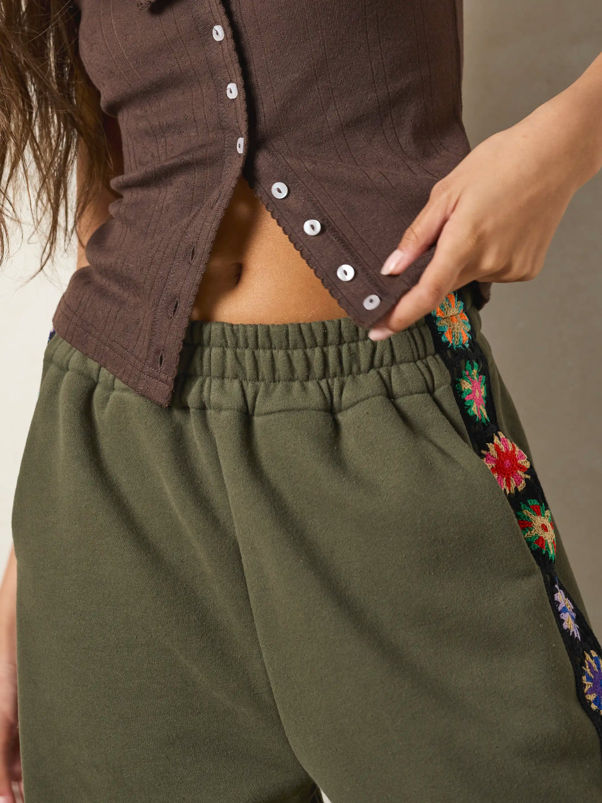 Lyvie Trim Sweatpants - Olive – Natural Life