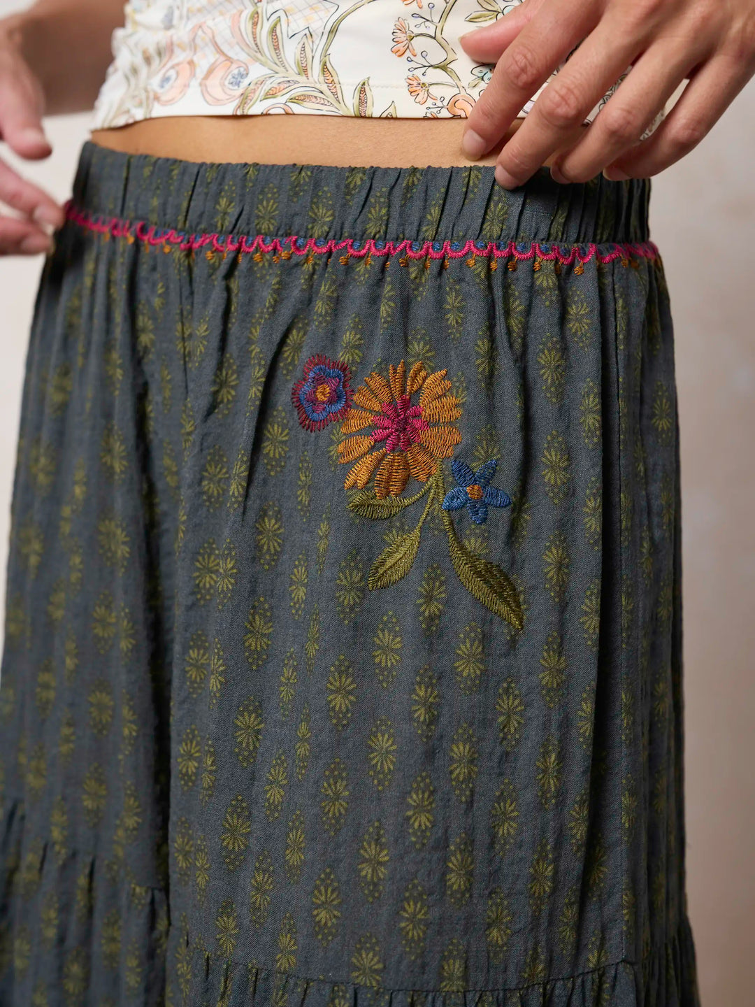 パンツ Botanical Embroidery Relax Pants Flower Embroidery Relaxパンツ