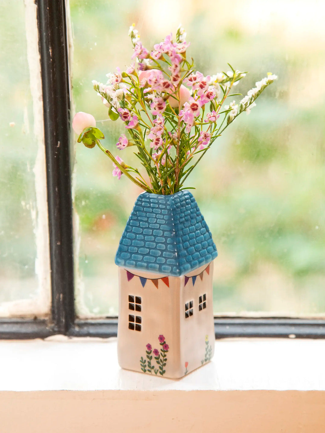 Cottage Bud Vase - Quaint Cottage
